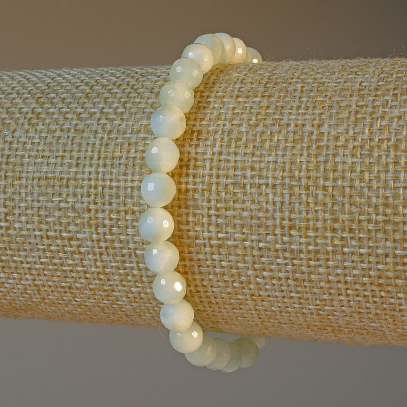 Bransoletka z angelitu, naturalny kamień, fasetowana kuleczka o średnicy 6 mm, długość 18 cm +/- (elastyczna)