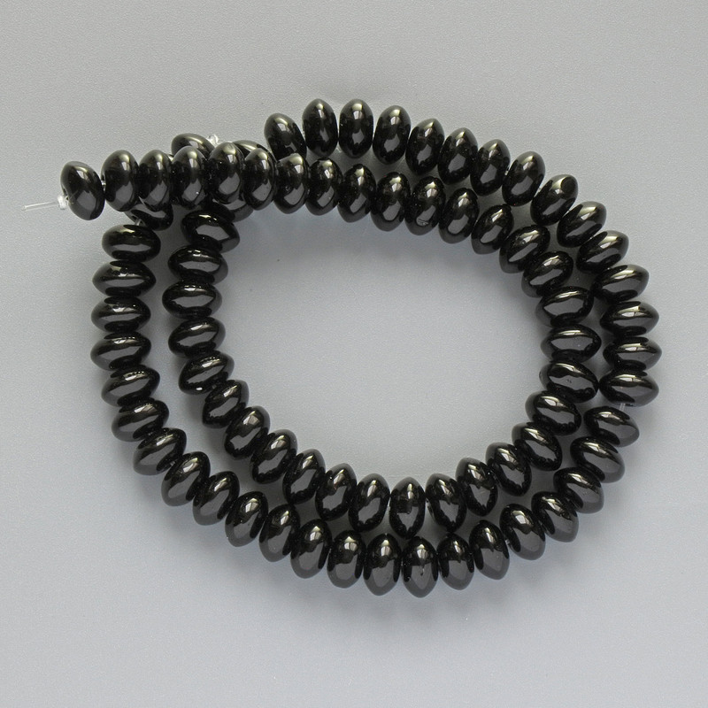Koraliki z czarnego agatu, gładkie w kształcie rondla, średnica 8×5 mm, długość 37 cm, na żyłce
