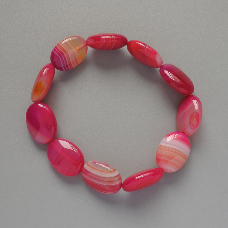 Bransoletka z malinowego agatu, naturalny kamień, owalny, średnica 13×18 mm, długość 18 cm, elastyczna