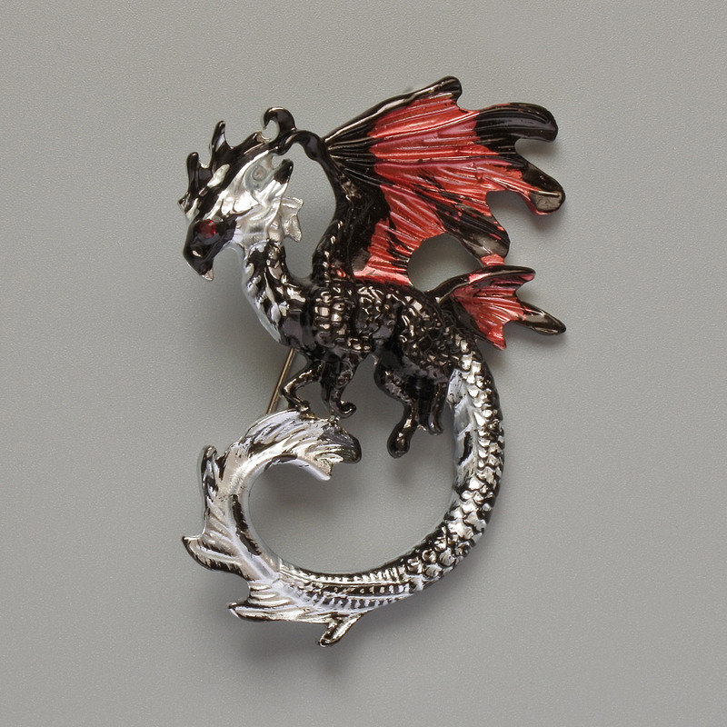 Broszka-wisiorek Smok bordowa, czarna i szara emalia, srebrzysty metal 42×58 mm