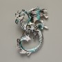 Broszka-wisiorek Smok błękitny, czarny i szary, matowa emalia, metal srebrzysty, 42×58 mm