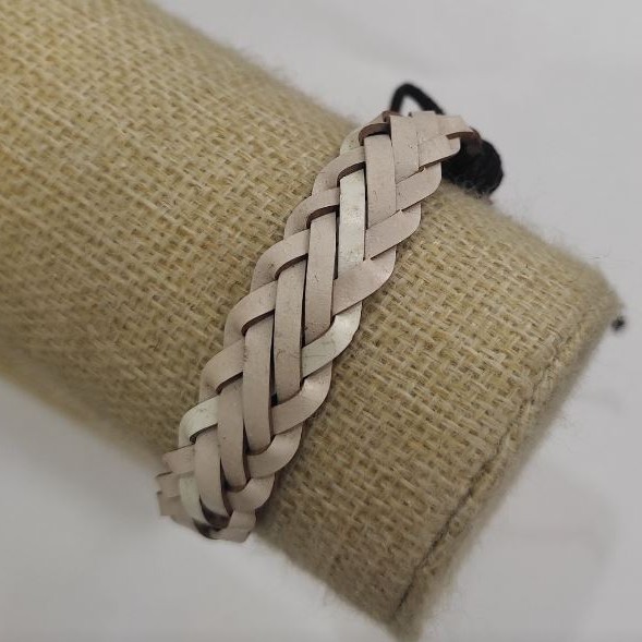 Wyprzedaż bransoletki, długość 18-25 cm, grubość 13 mm, ekoskóra, kolor biały, na regulowaną długość