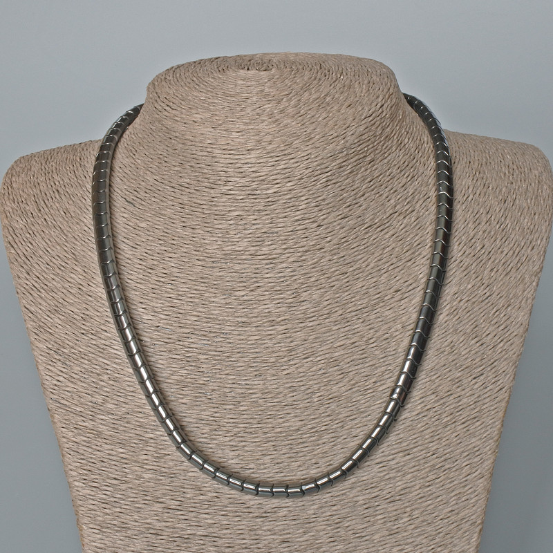 Naszyjnik z hematitu w zigzag, średnica 7,5×5 mm, długość 48 cm