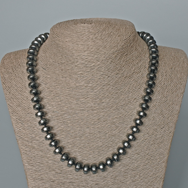 Naszyjnik z hematytu, gładkie rondelki, średnica około 10×6 mm, długość 50 cm