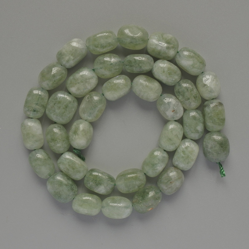 Koraliki z jadeitu, naturalny kamień, fasetowane, średnica 7×11 mm, długość 38 cm, na nici