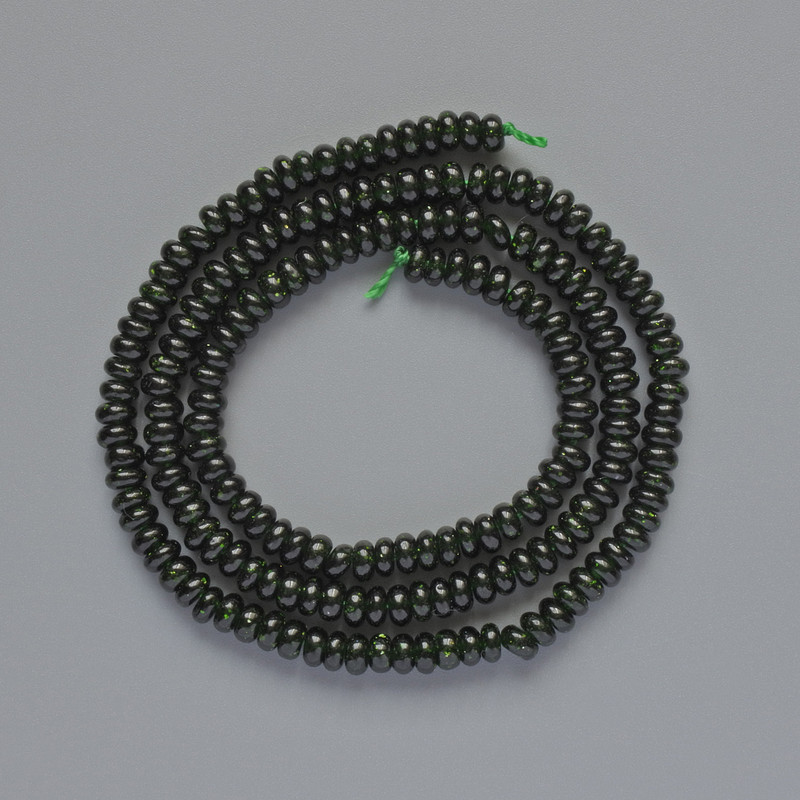 Koraliki z zielonego awenturytu syntetycznego, gładkie, rondelkowe, średnica 4 × 2 mm, długość 39 cm, na nici