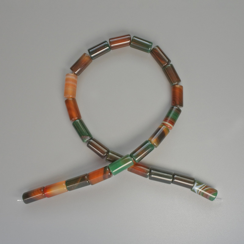 Koraliki agatu brazylijskiego - naturalny kamień, cylindryczne, średnica 8×16 mm, długość około 38 cm na żyłce