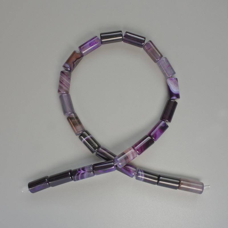 Koraliki agatowe fioletowe, naturalny kamień, cylindryczne, średnica 8 × 16 mm, długość około 38 cm na żyłce