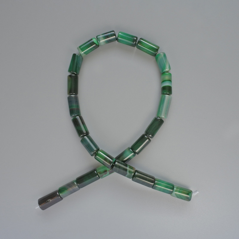 Koraliki z zielonego agatu cylindryczne, 8×16 mm, długość 38 cm na żyłce