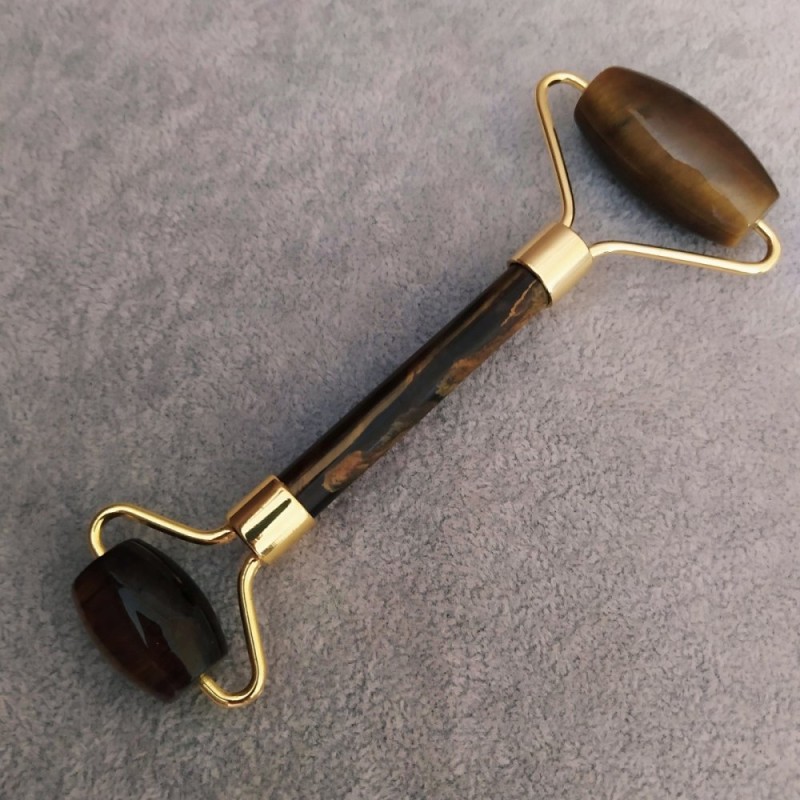 Masażer z naturalnego kamienia Oko tygrysa, długość 14 cm, złoty metal