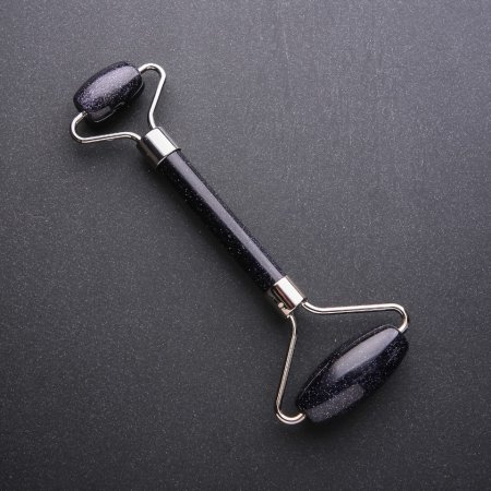 Masażer z awenturynu „Niebieski piasek Nocy Kairu”, długość 14 cm, srebrny metal