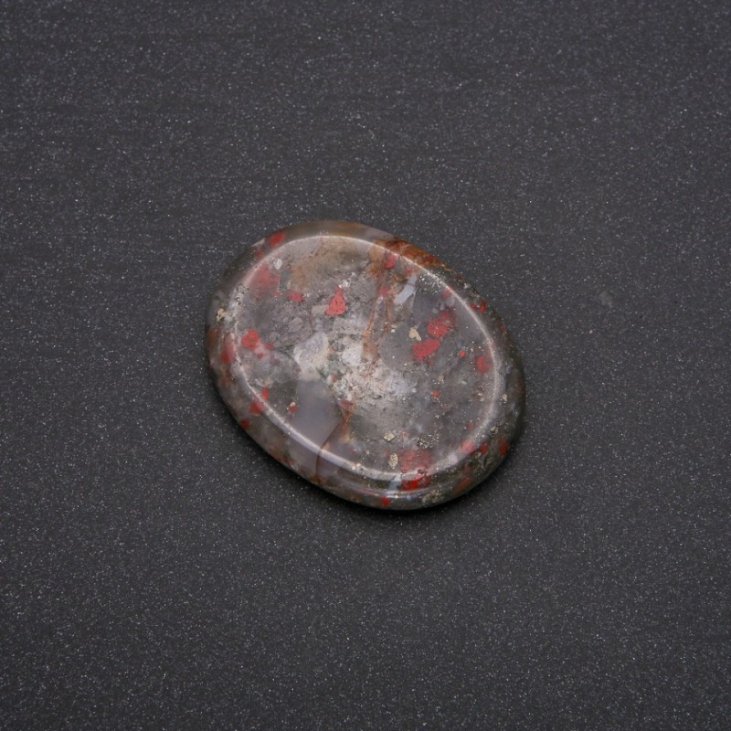 Masażer-skrobak do twarzy z naturalnego kamienia jaspis heliotropowy 45,5 × 35,5 mm