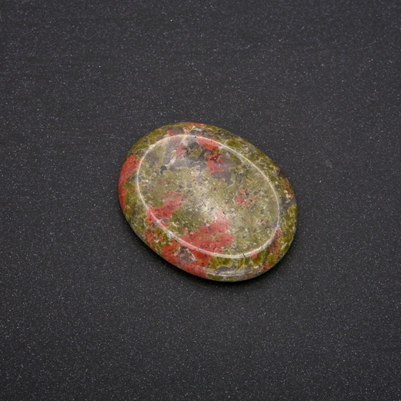 Masażer-skrobak do twarzy z naturalnego kamienia, jaspis unakit, 45,5×35,5 mm