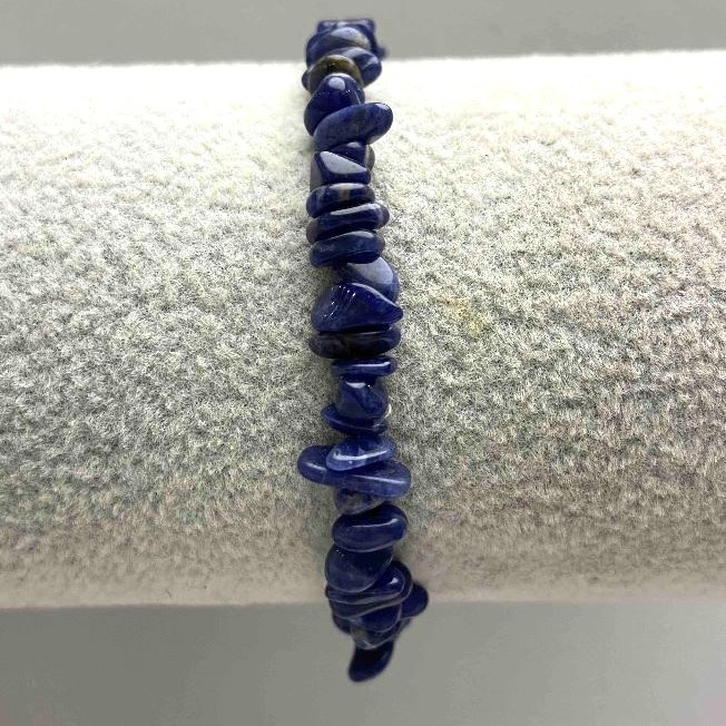 Bransoletka z sodalitu, naturalny kamień – drobinki o wymiarach 5×2 mm, długość 18 cm ± (rozciągana)