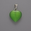Wisiorek „Serce” z zielonego kociego oka, wymiary: 15 × 16 × 5 mm, długość 23 mm