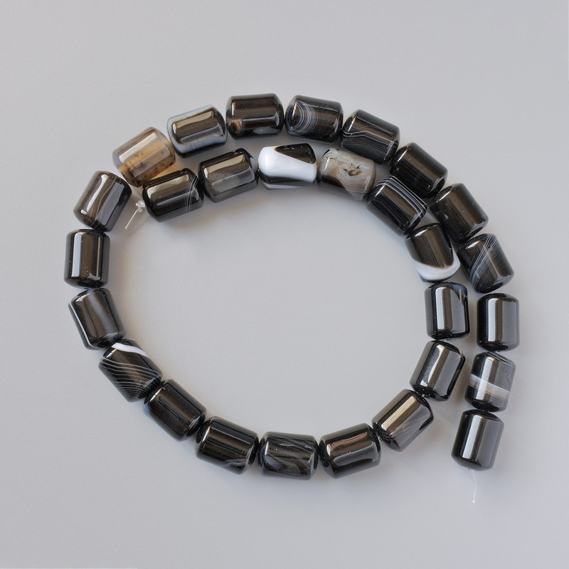 Koraliki z czarnego agatu cylindryczne, 10×14 mm, długość 39 cm na żyłce