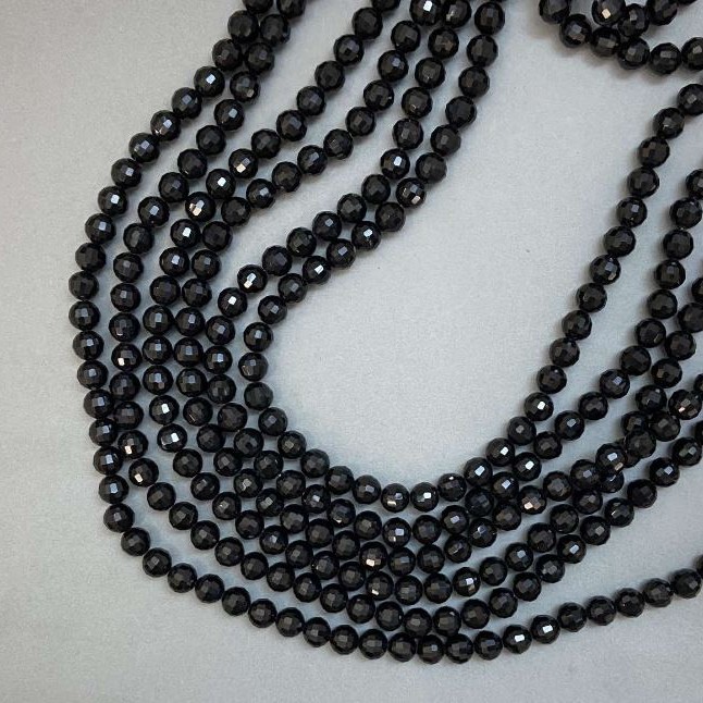Koraliki czeskiego kryształu na nitce, czarny matowy, fasetowane kulki, średnica 8 mm, długość 50–51 cm (+/-)