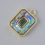 Wisiorek z chalcedonem i zielonym kryształem, złoty kolor metalu, średnica 20×14 mm