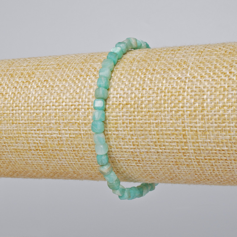 Bransoletka z amazonitu, naturalny kamień, fasetowana kostka o średnicy 4 mm, długość 18 cm (elastyczna)