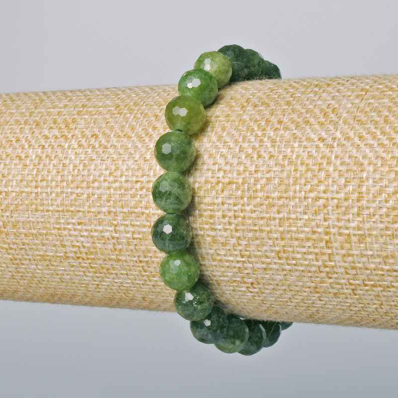 Bransoletka z jadeitu, naturalny kamień, fasetowana kulka, średnica 8 mm, długość 18 cm ± (elastyczna)