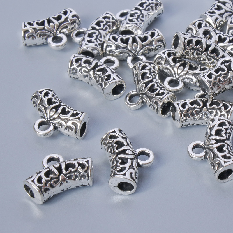 Uchwyt bajl, srebrny kolor metalu, wymiary 13,5×5 mm, średnica otworu 2 mm, długość 9 mm, opakowanie 19 szt. ± 20 g