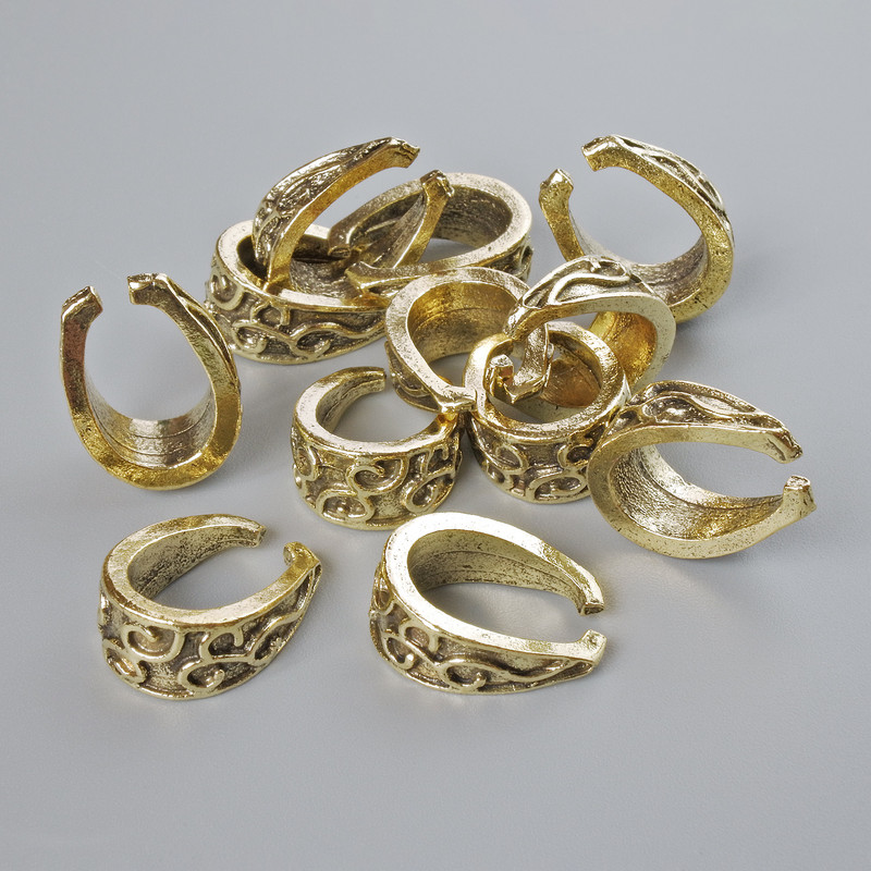 Zawieszka do wisiorów, średnica 15×11×6 mm, otwór 10,7×7,2 mm, opakowanie 13 szt. ± 20 g ± kolor metalu: jasnozłoty