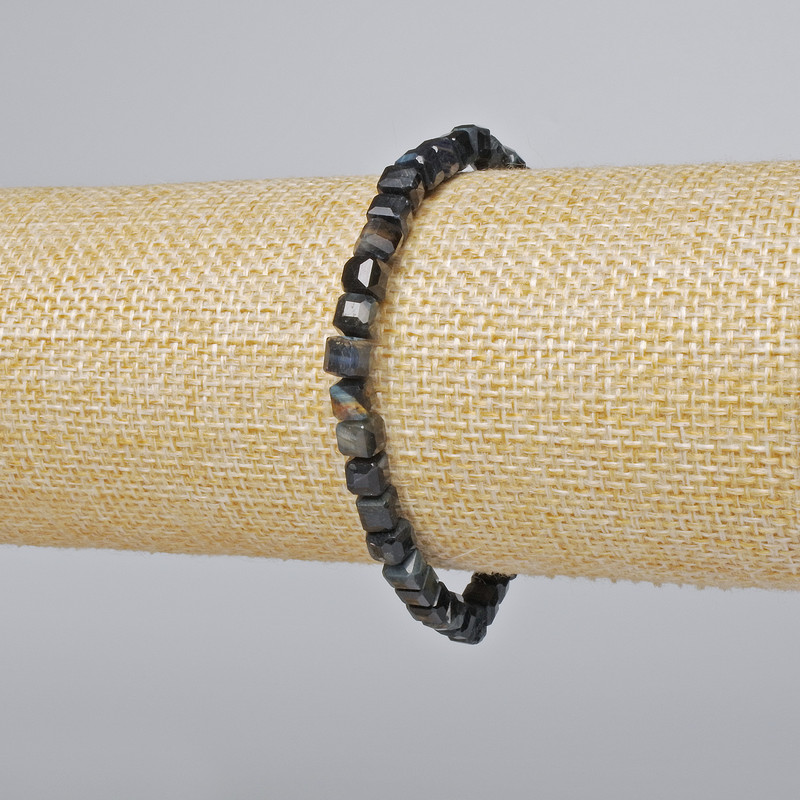Bransoletka z sokolego oka – naturalny kamień, fasetowane kostki kubiczne, średnica 5 mm ±, długość 18 cm (elastyczna)