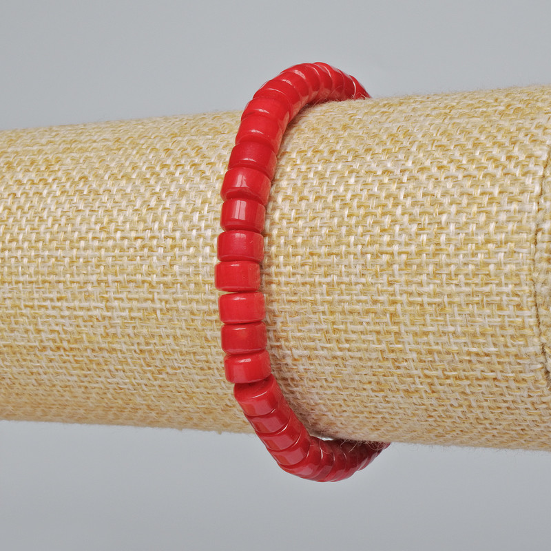 Bransoletka z naturalnego koralu — krążki, średnica 6×4 mm, długość 18 cm (rozciągliwa)