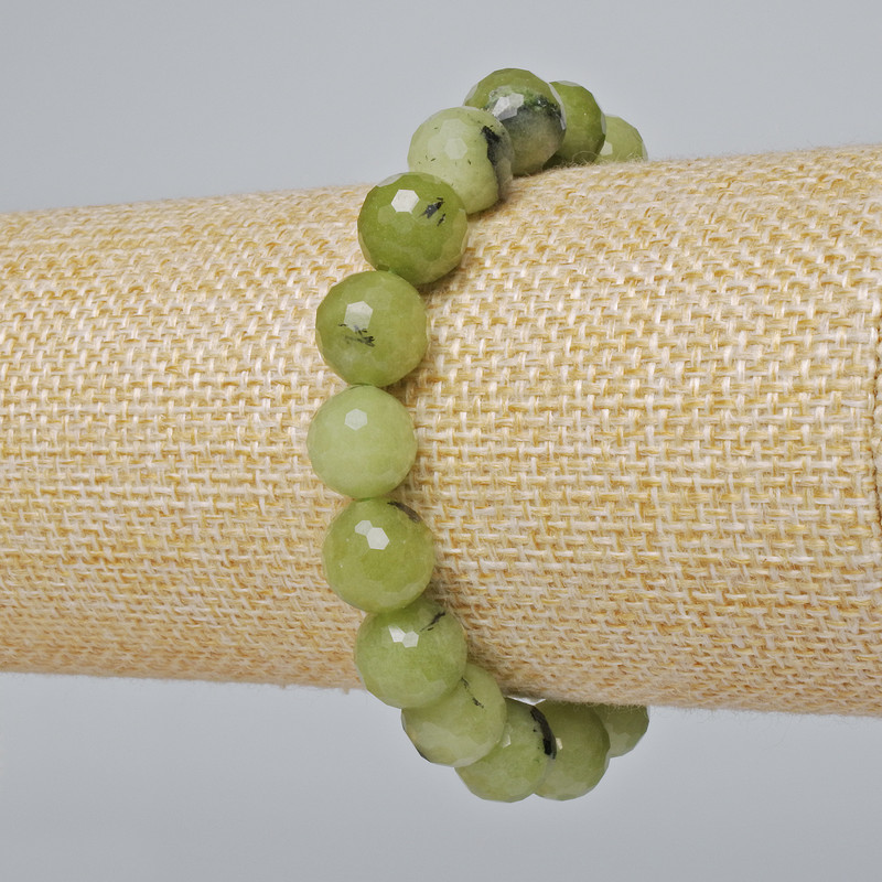 Bransoletka z jadeitu kanadyjskiego, fasetowana kulka, średnica 10 mm +/-, długość 18 cm +/- (elastyczna)