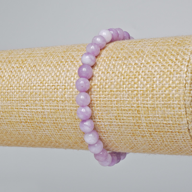 Bransoleta z kunzytu (sztuczny) gładka kulka, średnica ok. 6 mm +/-, długość ok. 18 cm +/- (elastyczna)