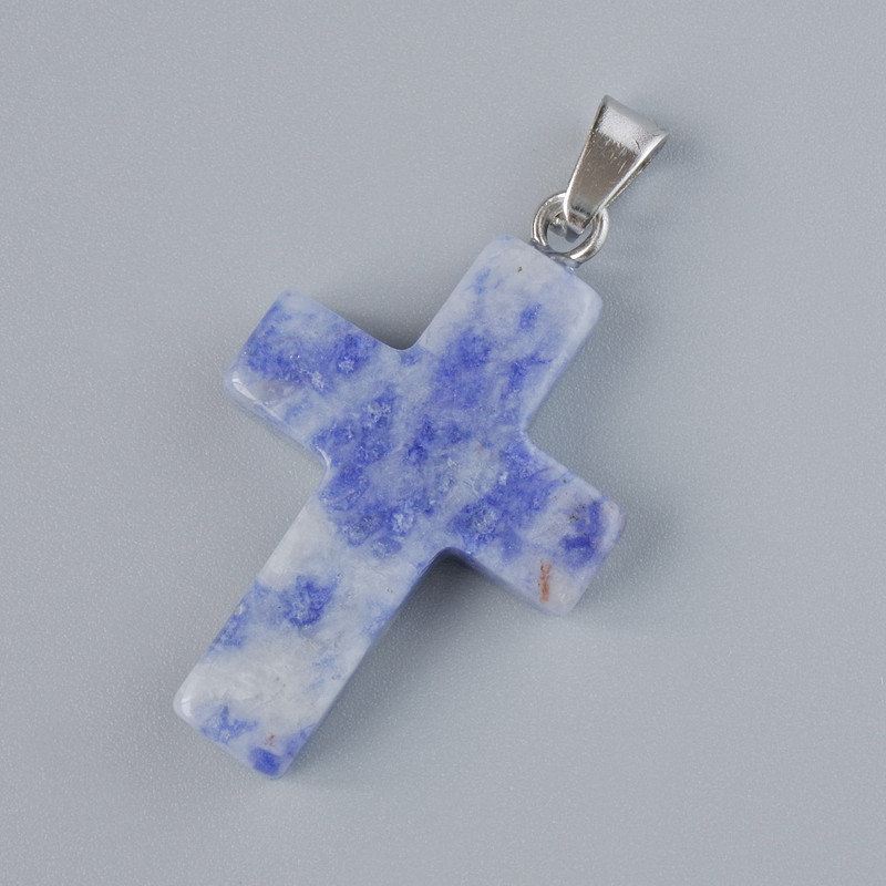 Wisiorek „Krzyż” z sodalitu, naturalny kamień, średnica 25×18 mm ±, długość 34 mm ±