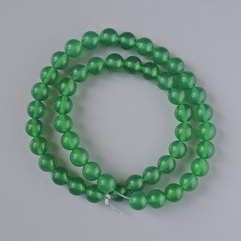 Koraliki z chryzoprazu, naturalny kamień, gładkie kulki, średnica 8 mm, długość około 38 cm na żyłce