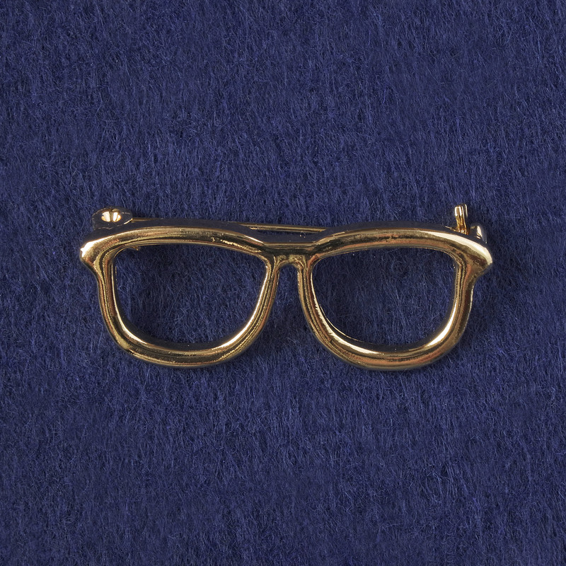 Broszka «Okulary» z złotego metalu 16×40 mm+