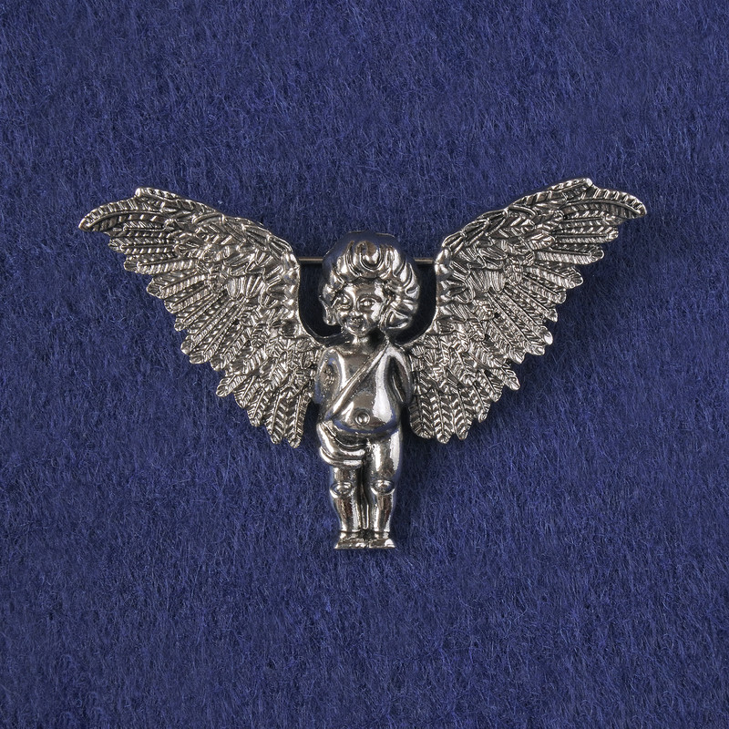 Broszka-wisiorek Anioł z metalu srebrzystego 33×51 mm+