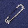 Broszka–spinka z białymi kryształami i różowym kameleonem, srebrzysty metal 69×19 mm+