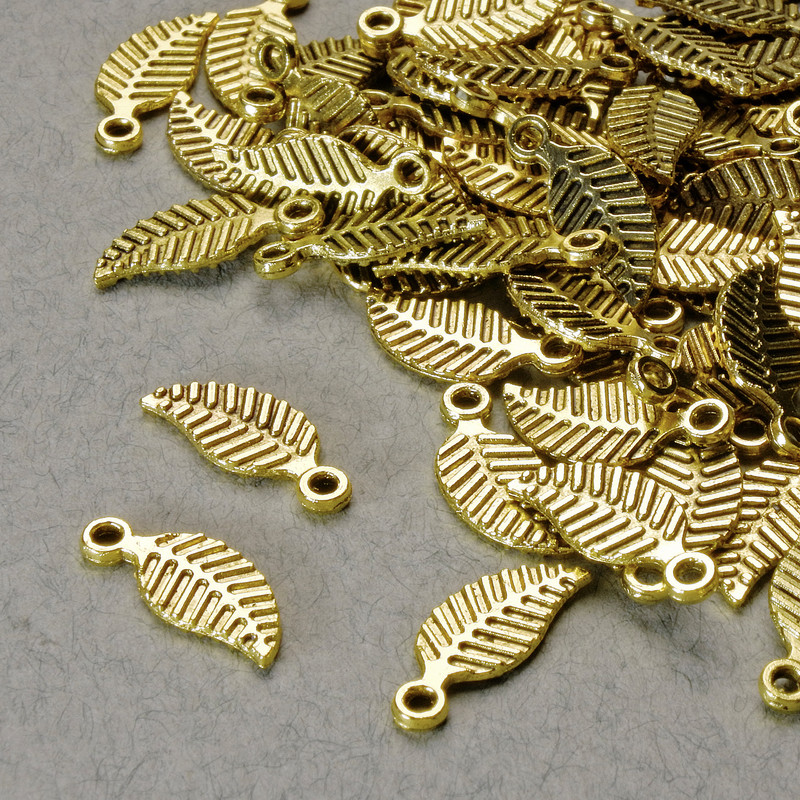 Zawieszka do biżuterii „Liść”, średnica 14×6 mm, średnica otworu 1,5 mm, złoty kolor metalu, opakowanie 20 g ± 60 szt. +