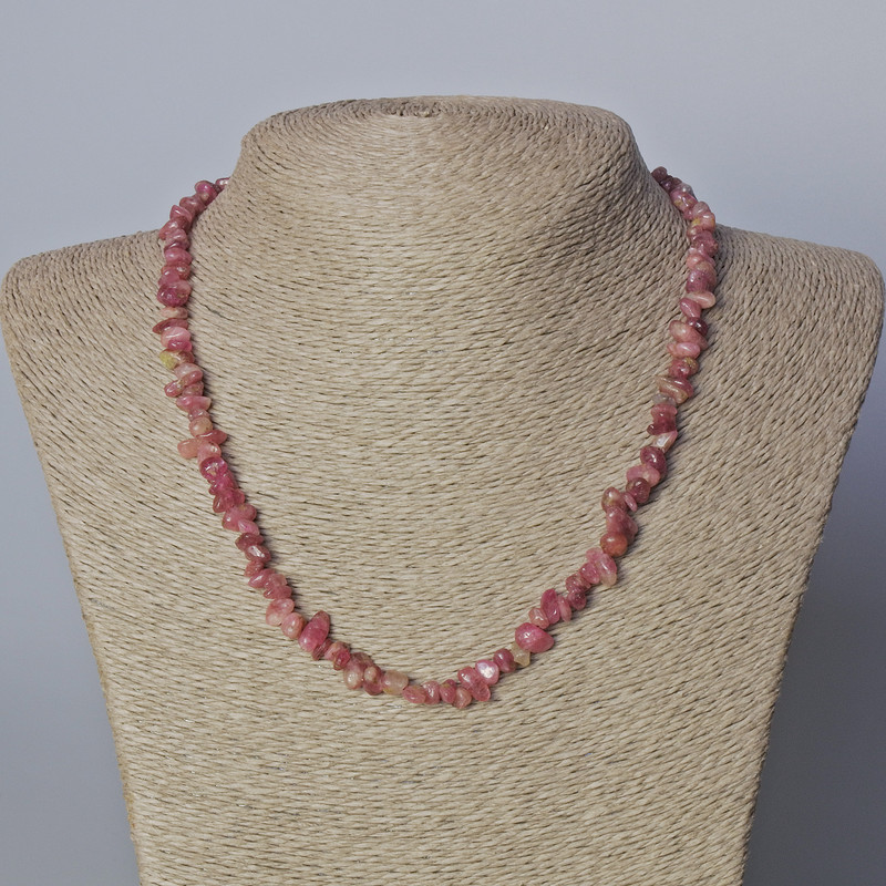 Naszyjnik z turmalinu, naturalny kamień – drobiny, średnica 6×3 mm, długość 45–47 cm