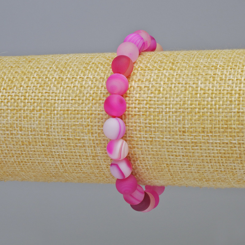 Bransoletka z malinowego agatu, matowa, gładkie kulki, średnica 8 mm ± (na gumce elastycznej), długość 18 cm+