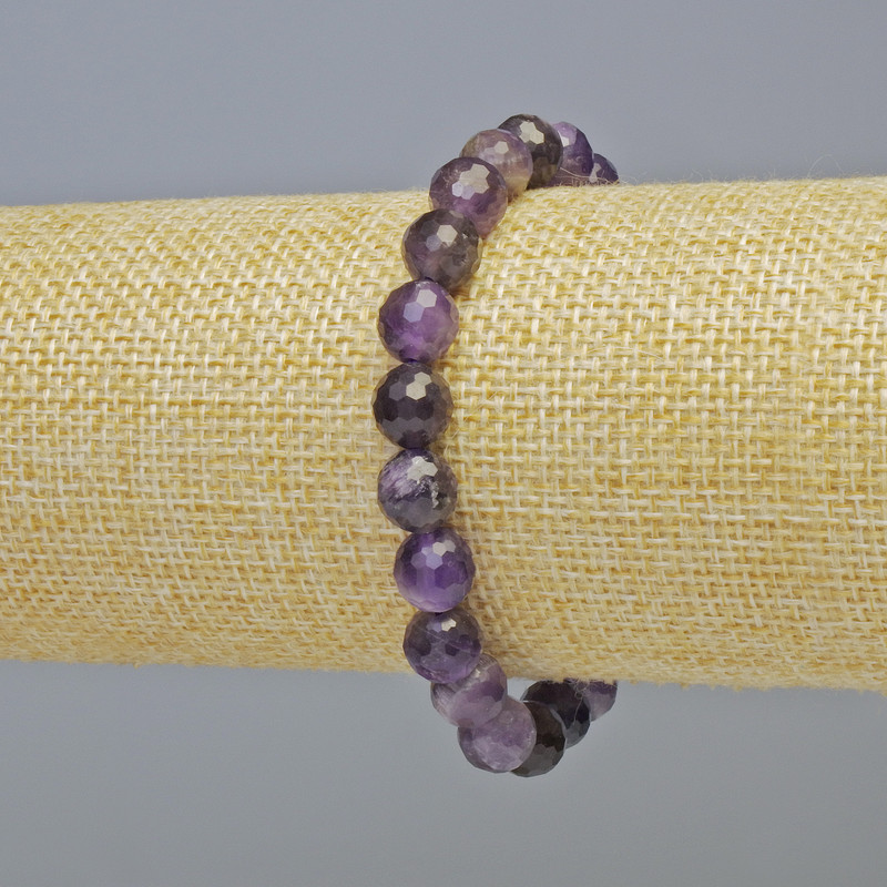 Bransoletka z naturalnego ametystu, fasetowane kuleczki o średnicy około 8 mm, na elastycznej gumce, długość 18 cm+