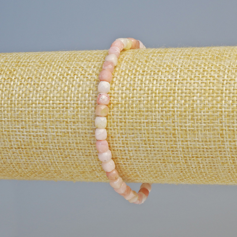 Bransoletka z różowego opalu, naturalny kamień, fasetowane kostki, średnica 5 mm ± (elastyczna), długość 18 cm