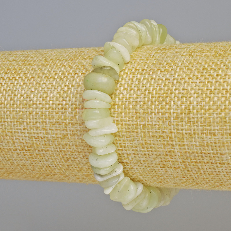 Bransoletka z jadeitu, naturalny kamień – drobinki jadeitu, średnica 10×3 mm ± (rozciągana), długość 18 cm+