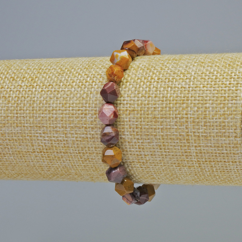 Bransoletka z jaspisu mookaite — naturalny kamień o wielokątnych facetach, średnica 7×8 mm ± (elastyczna), długość 18 cm+