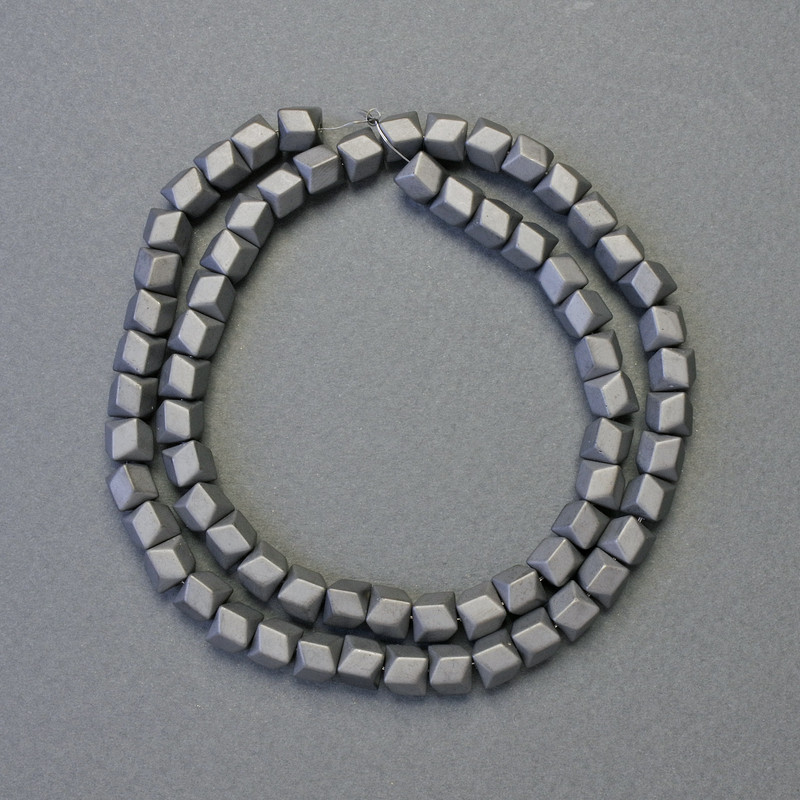 Koraliki hematyt, sześciokątne, w formie zigzag, kolor szary matowy, średnica 6x6 mm, długość 42 cm