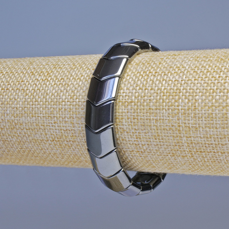 Bransoletka z hematitu, czarny kolor, wzór zygzagowy, średnica 14×13 mm, ± długość 18 cm, elastyczna