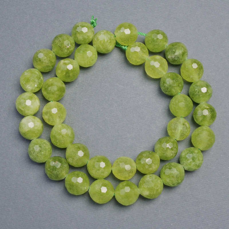 Koraliki z naturalnego kamienia chryzolit (olwin) – fasetowana kula, średnica 10 mm ±, długość 37 cm ±