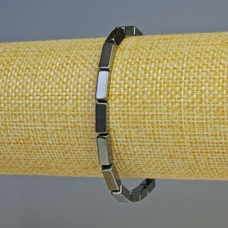 Bransoletka hematyt prostokątna, kolor czarny, rozmiar 10x4 mm, długość 18 cm, na gumce