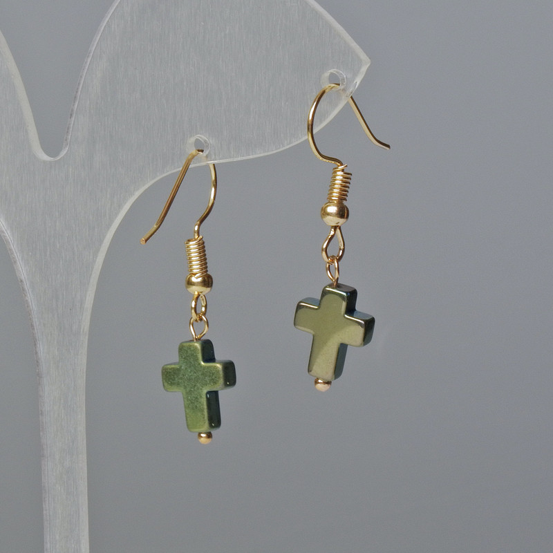 Kolczyki z hematytu «Krzyż» w kolorze zielono-niebieskim, średnica 8,5×10,5×3 mm, długość 3 cm