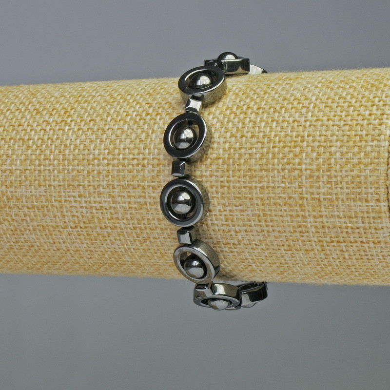 Bransoletka z hematytu – kuleczki i zaokrąglone kostki, kolor czarny, średnica około 12,6×4 mm, długość 18 cm, elastyczna