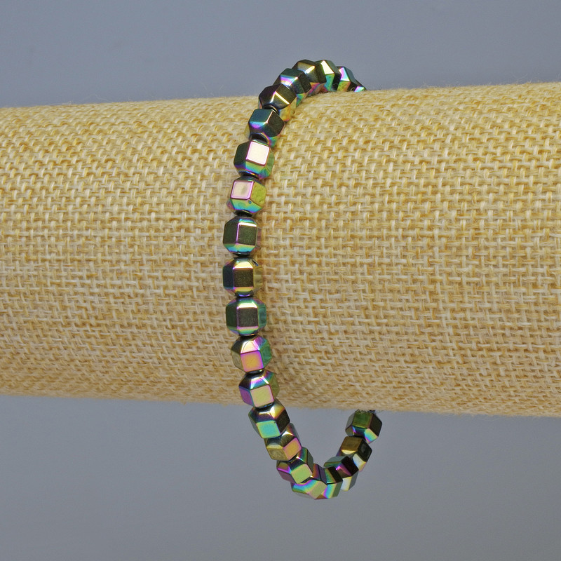 Bransoletka z hematytu – sześciokąty, wielobarwowa, średnica 5×6 mm ±, długość 18 cm ±, elastyczna
