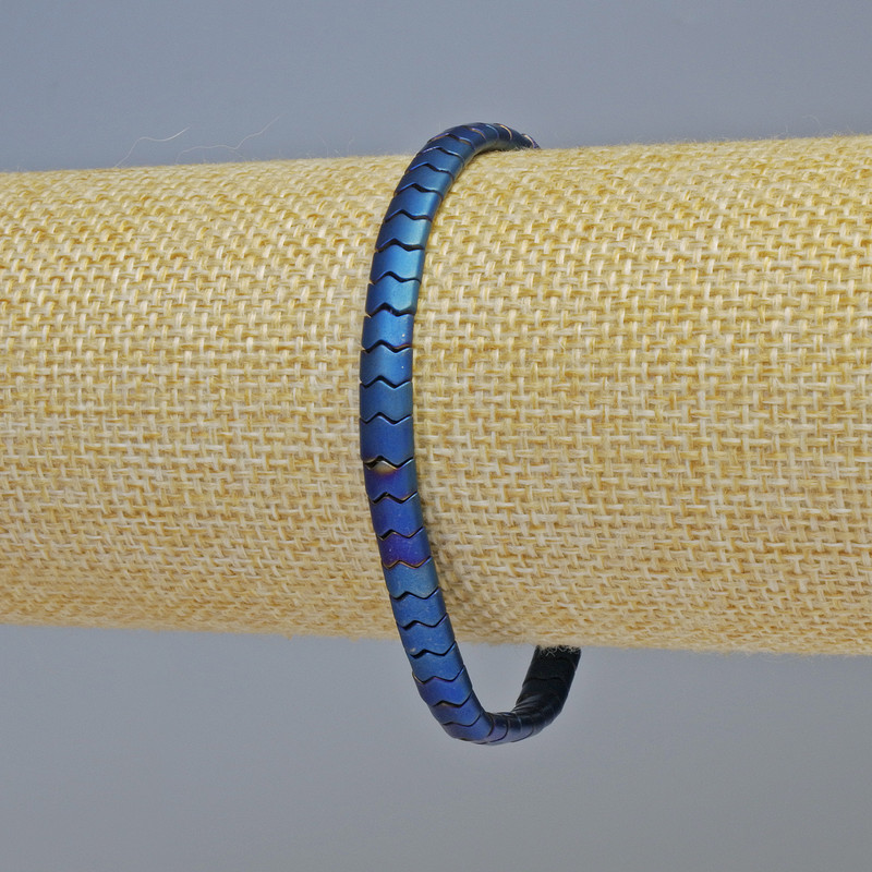 Bransoletka z hematytu – wężykowy splot zig-zag, kolor matowy niebieski, średnica 5×4×3 mm, długość 18 cm, elastyczna